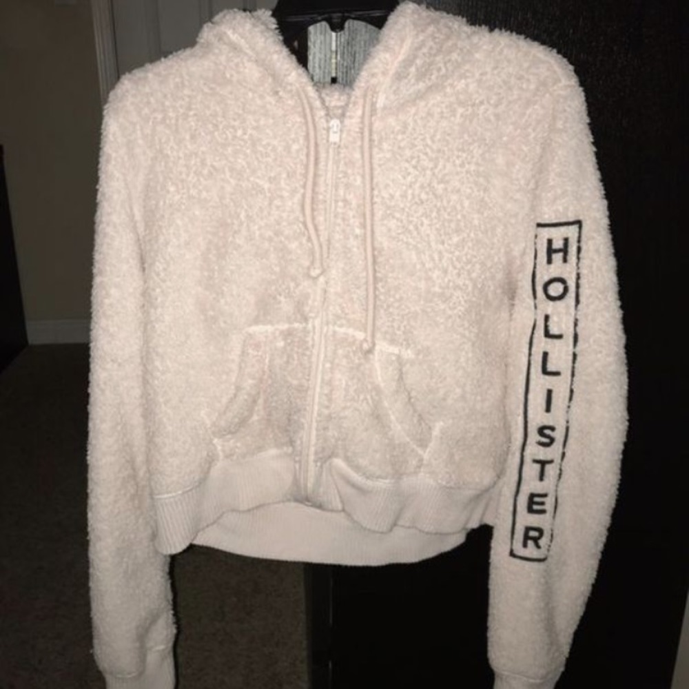 hollister fluffy sweater